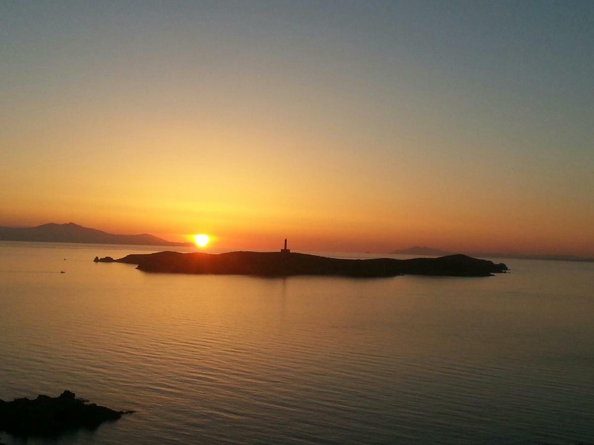 Aegean View - Seaside Apartment In Syros Azolimnos Exterior photo